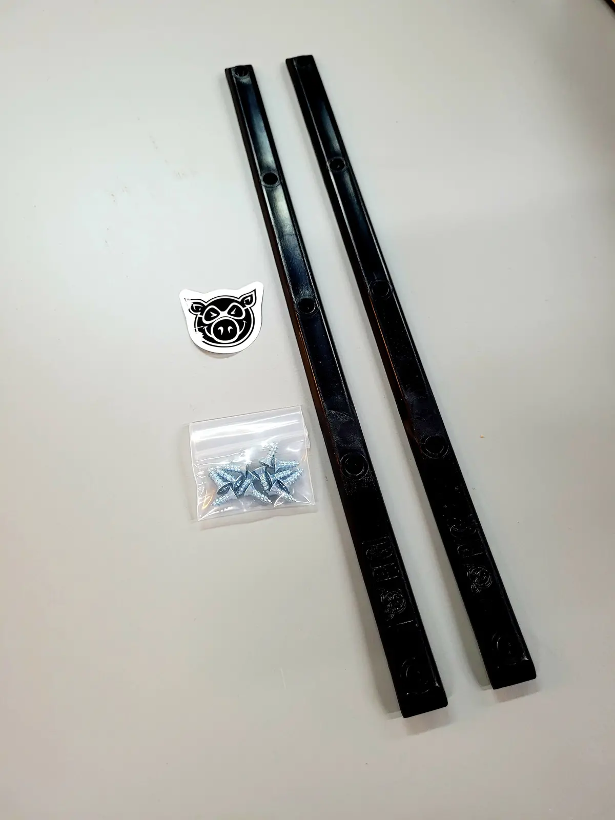 Pig Skateboard Rails 1 Set - Black 1