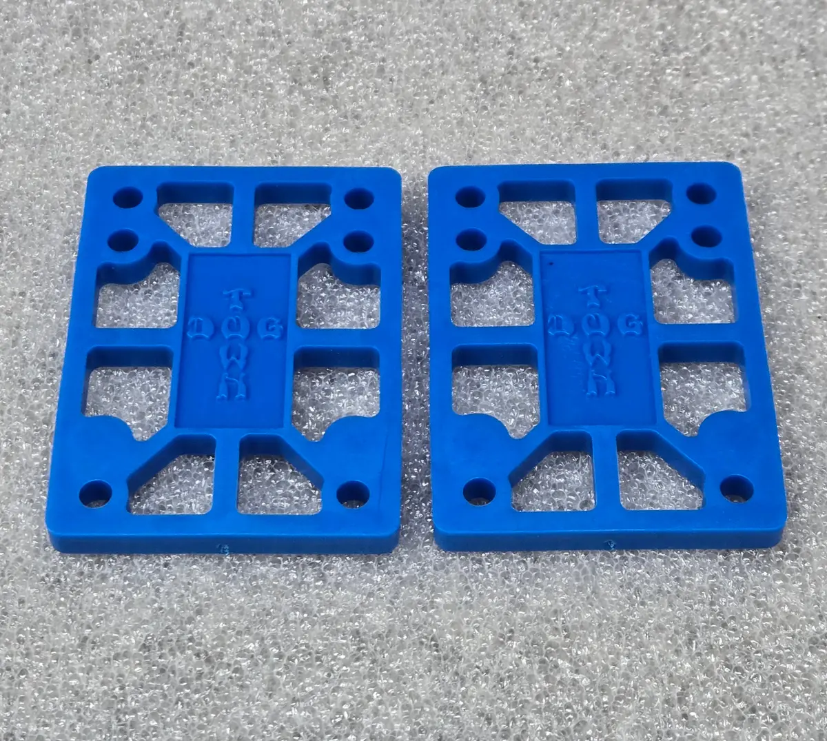 Dogtown 1/4" Skateboard Riser Pads - Blue 1