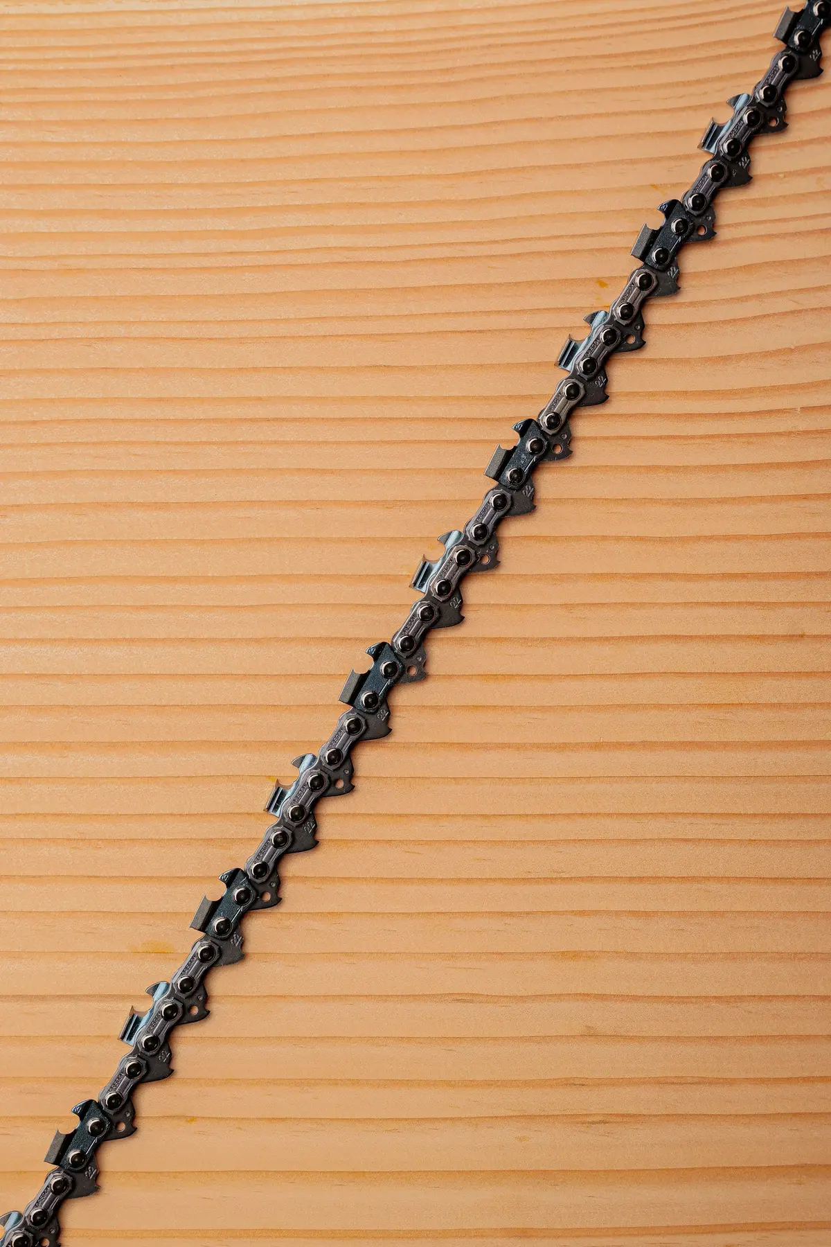 Oregon 22Lgx (.325 X .063) Round Chisel Full Comp Chain 1