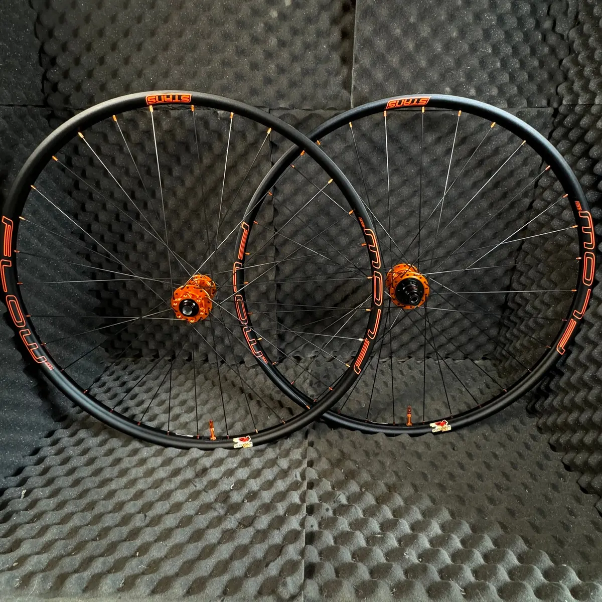 29" Flow Ex3 Dh/Enduro Wheels With I9 Hydra H2 Hubs 1