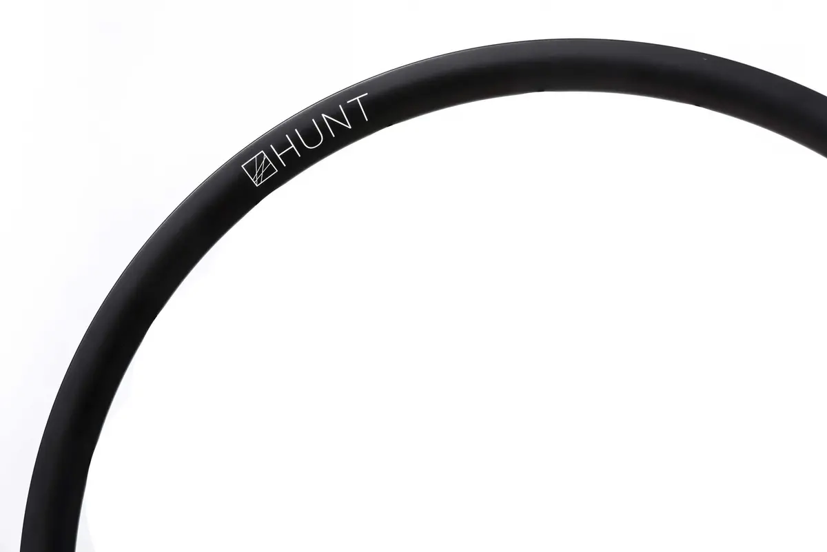 Hunt 35 Carbon Aero Disc Rim | Front 2