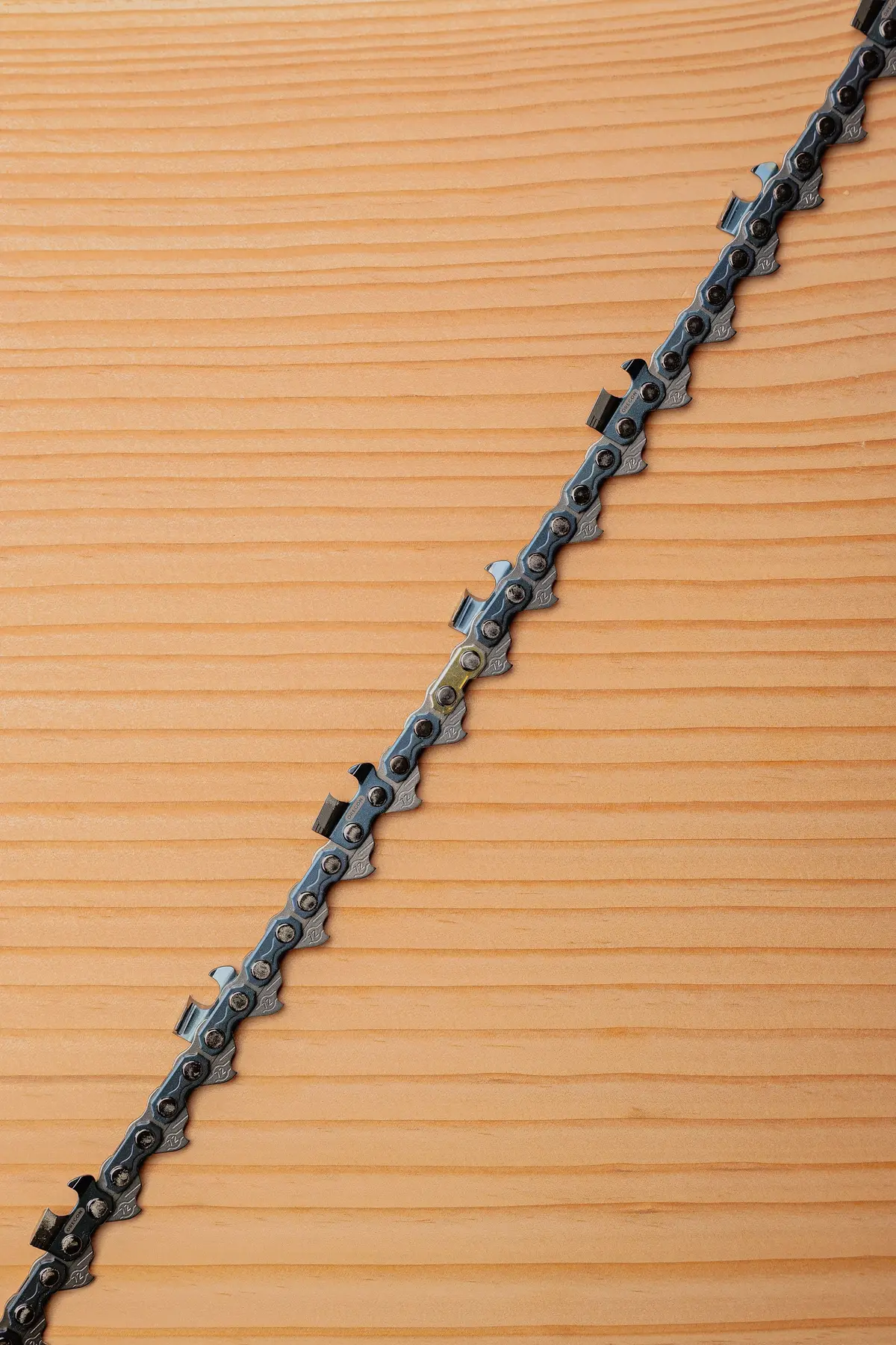Oregon 72Exj (3/8" X .050) Round Chisel Full Skip Chain 1