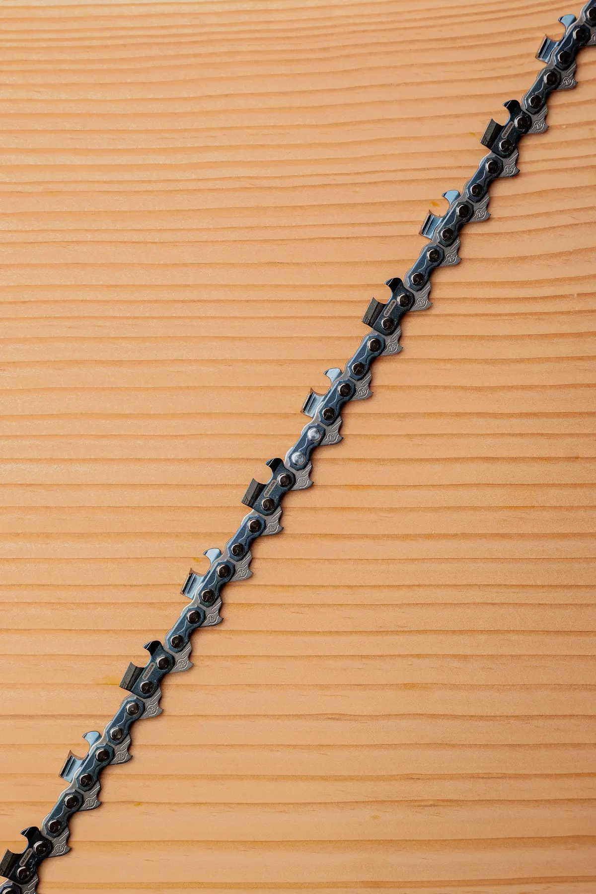Oregon 75Exl (3/8" X .063) Round Chisel Full Comp Chain 1