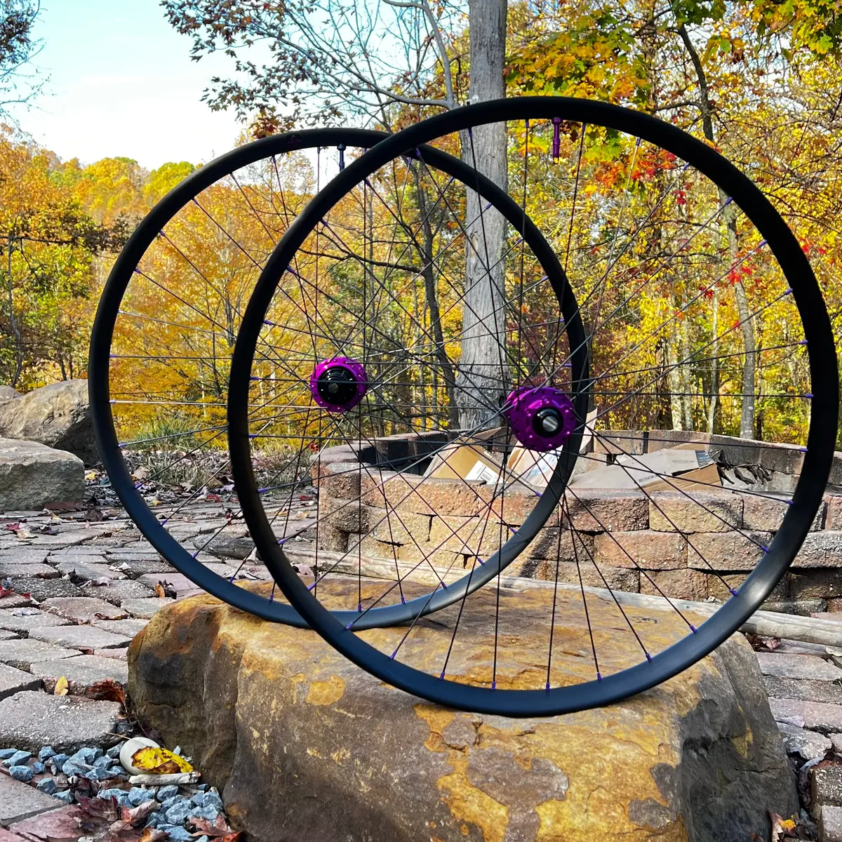 Trail: Race Face Arc 30 + I9 Hydra 2 Boost Hubs 1