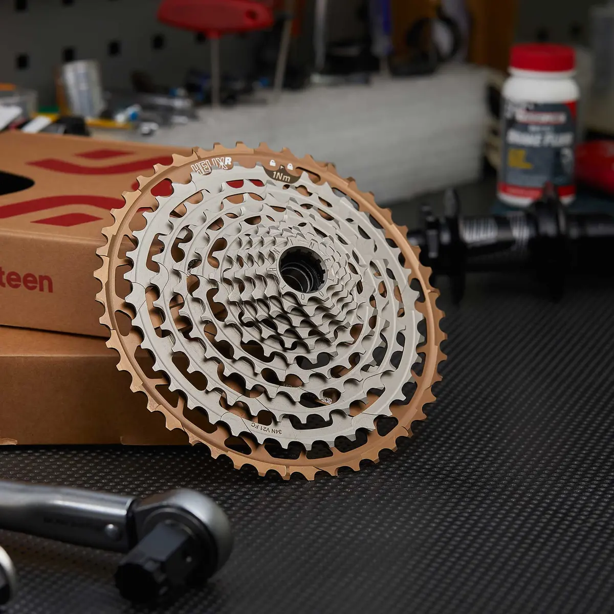 Helix Race 11-Speed 9-46T Cassette 1