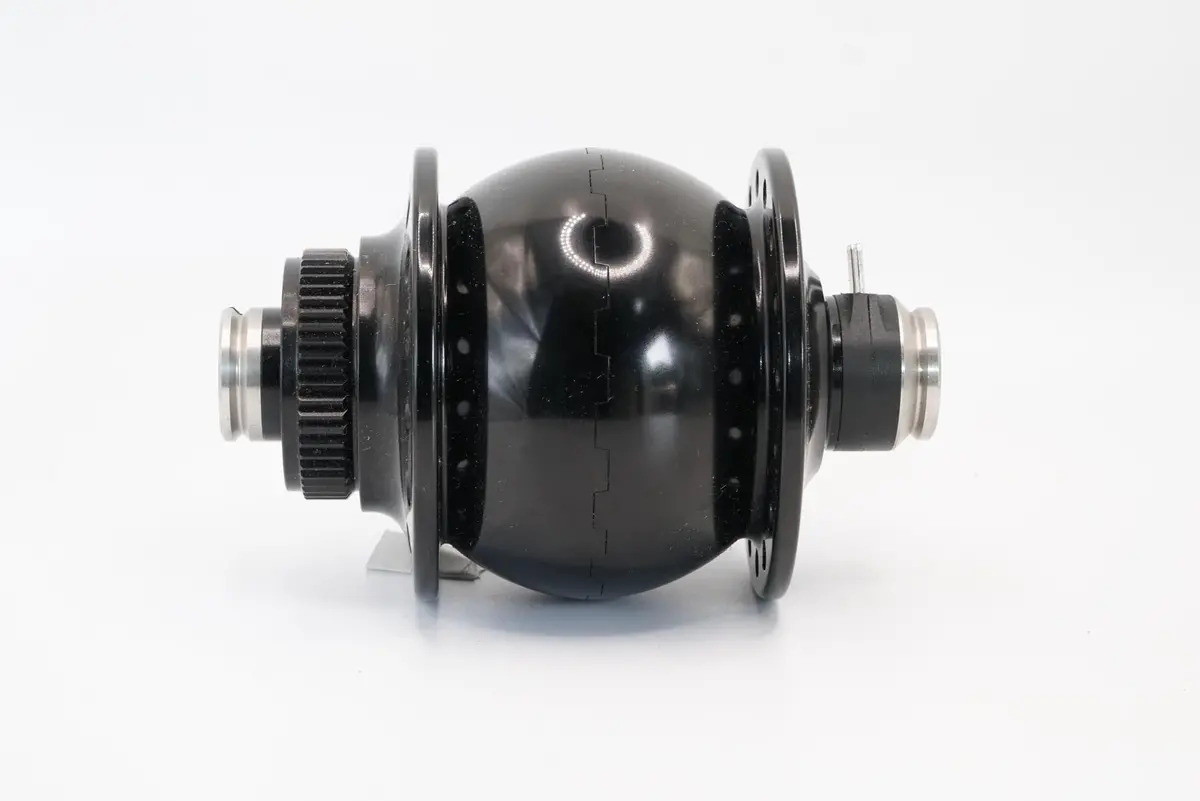 Front Dynamo Hub | Son 28 Cl | Disc Brake | 28 Hole | Black 1