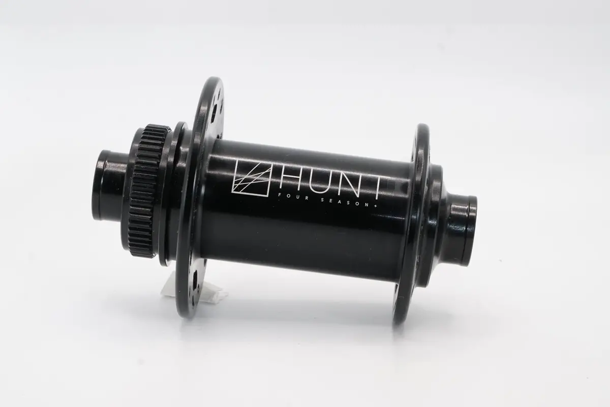 Front Hub | Engage Cl 4 Season | Center-Lock | 24 Hole | Black 1