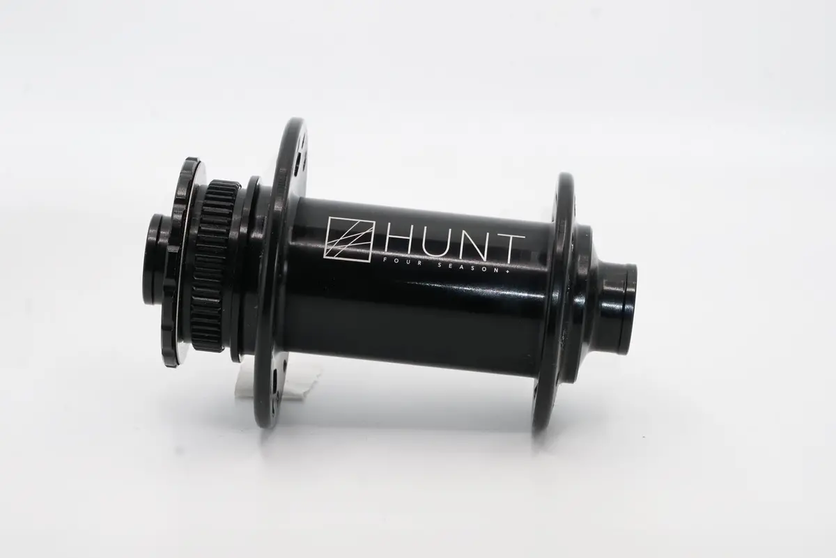 Front Hub | Engage Cl 4 Season Dura | Center-Lock | 32 Hole | Black 1