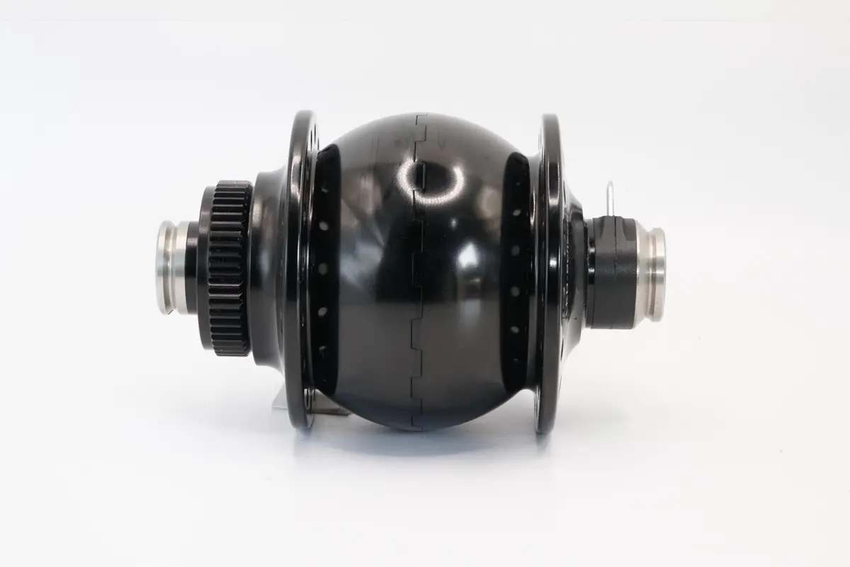 Front Dynamo Hub | Sondelux 12 Cl | Disc Brake | 32 Hole | Black 1