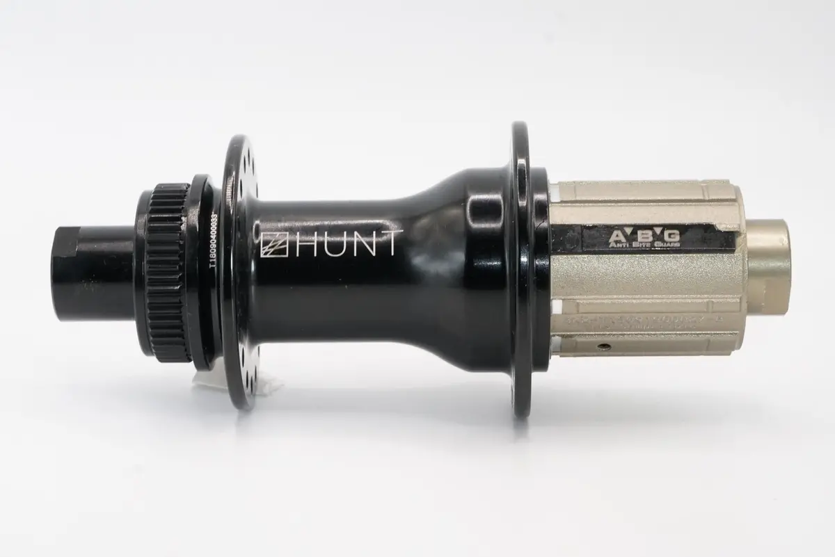 Rear Hub | Loop 4 Season | Disc Brake | 32 Hole | Black 1