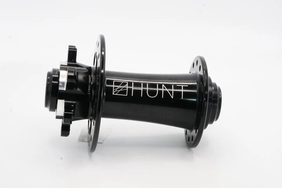 Front Hub | Trail V1 Non-Boost | 6-Bolt | 28 Hole | Black 1