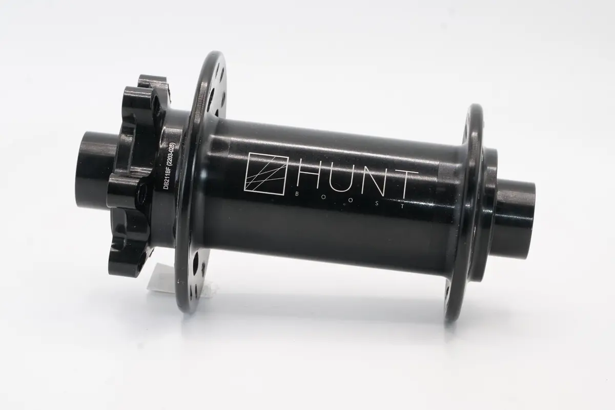 Front Hub | Engage 6B Boost | 6-Bolt | 28 Hole | Black 1
