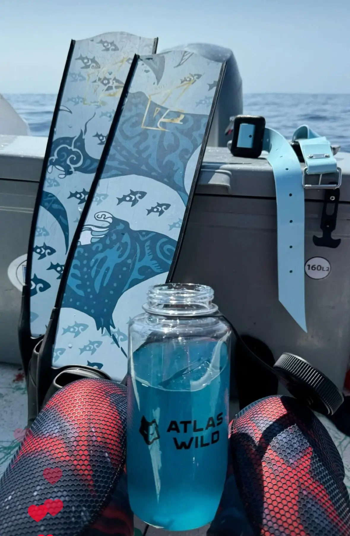 Freediving Fins (Premium Carbon Fiber) - Aqua Mantaray With White Rails 2
