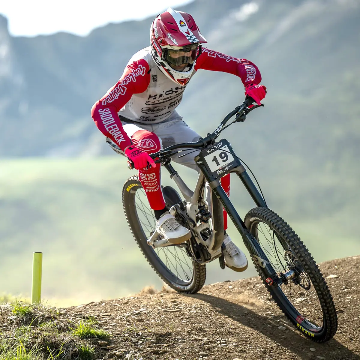 V2 Carbon Handlebar Bundle 5