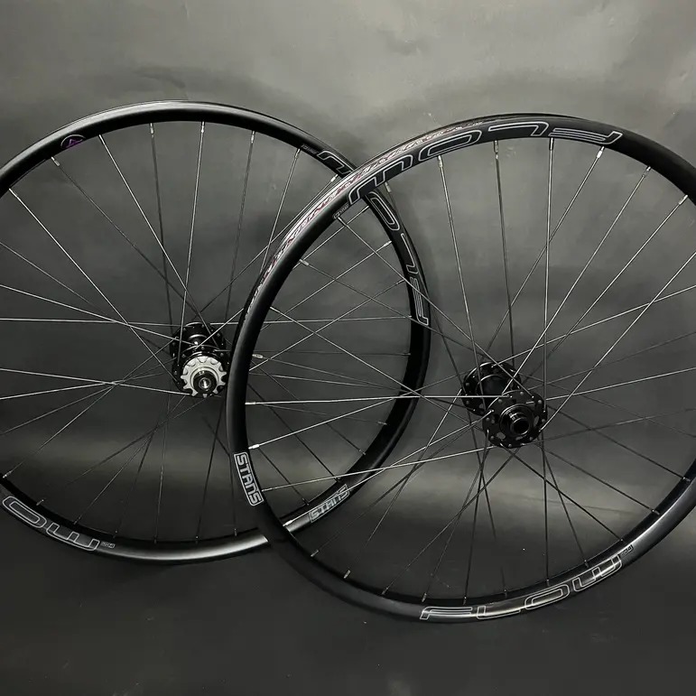 2025 Dj Wheels, Notubes Flow Mk4 With Spank Hubs 1