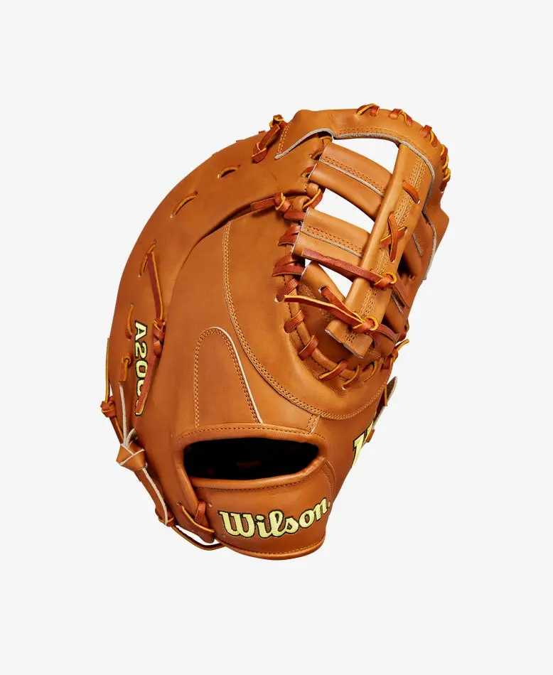 Wilson A2000 - 1679 12.5" - First Base Glove Lht 1
