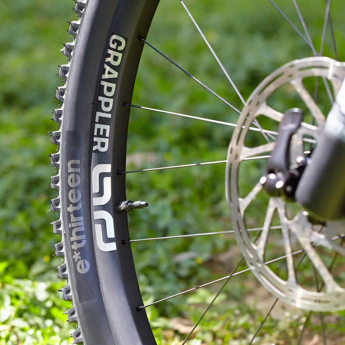 Grappler Race Carbon Enduro Wheels 3