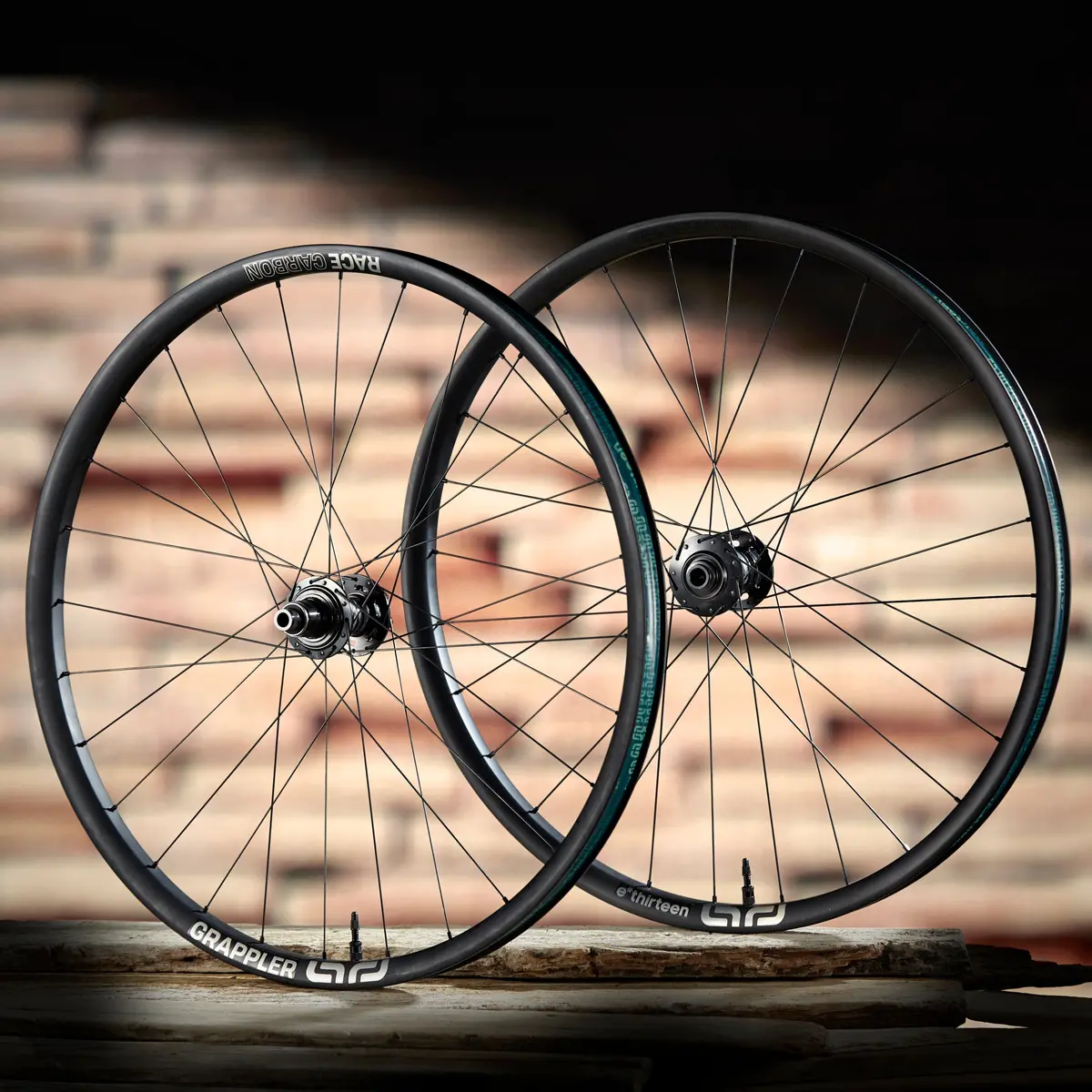 Grappler Race Carbon Enduro Wheels 1