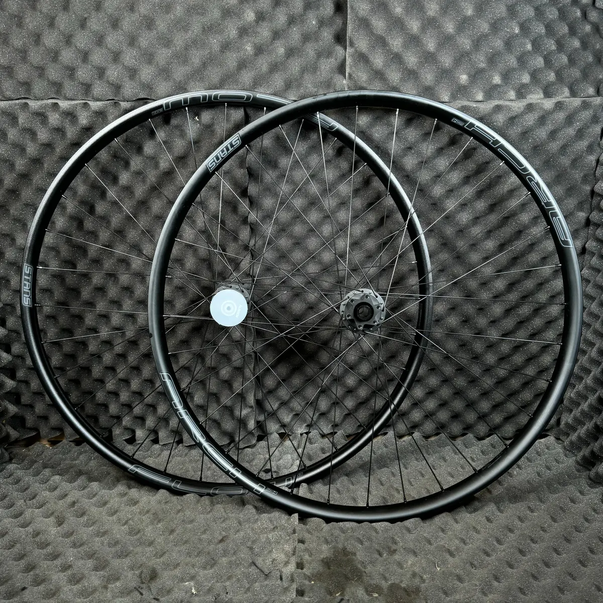 Notubes Hard Trail Arch Mk4/ Flow Ex3 Set With Dt 370 Boost Hubs 1
