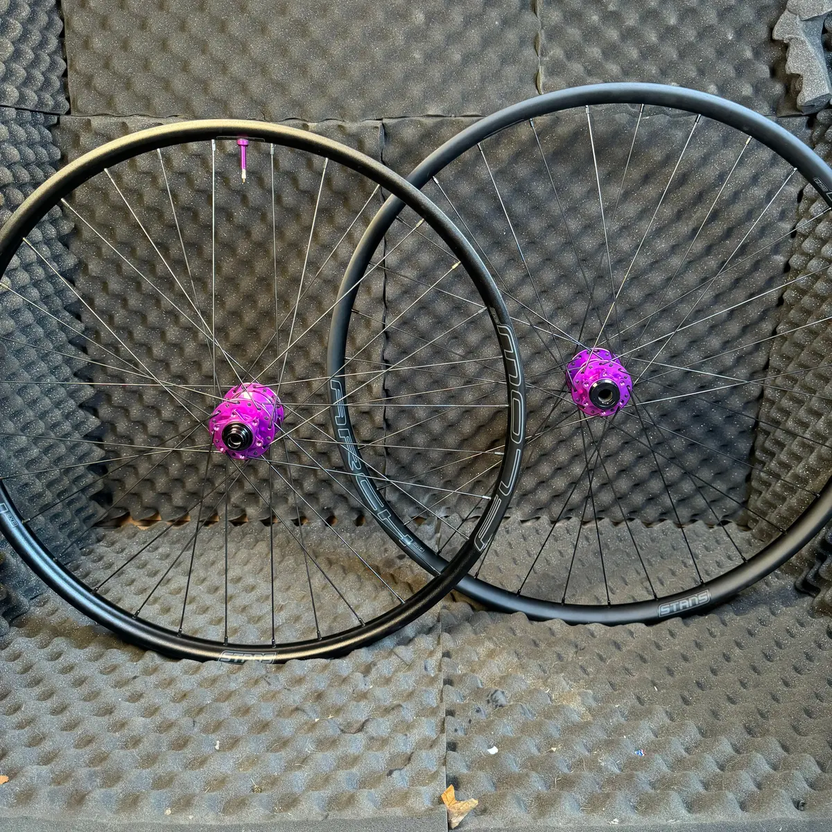 Mullet Notubes Hard Trail Wheelset With Hope Boost Hubs 1