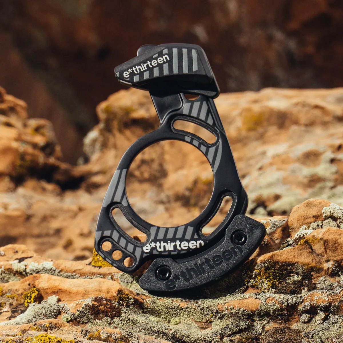 Trs Race I05 Compact Slider Chainguide 1