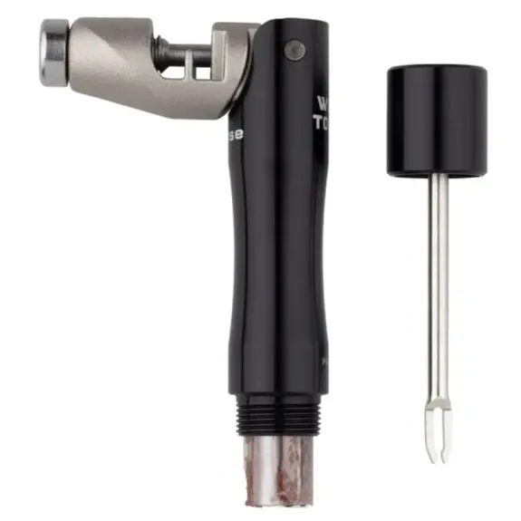 Wolftooth Encase Chain+Tire Plug Multitool 1