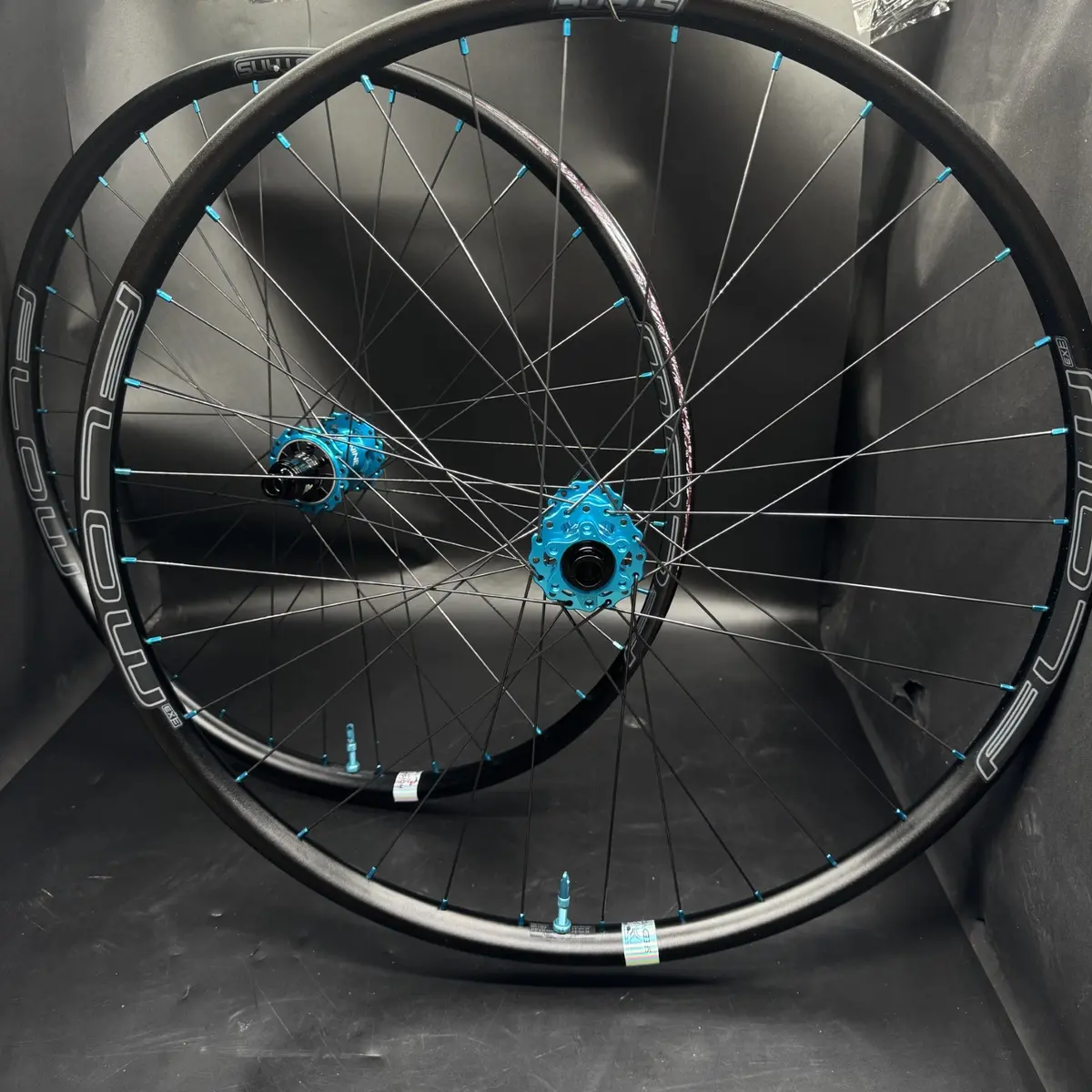 Flow Ex3 Hard Enduro Set With Hydra H2 Hubs 1