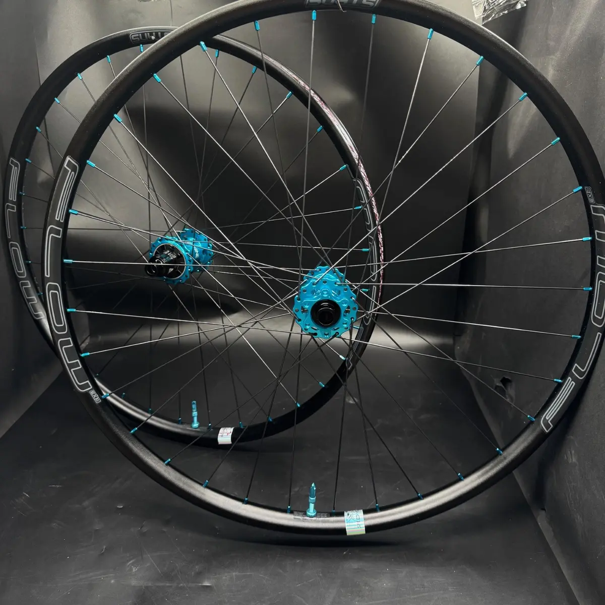 Notubes Flow Ex3 With I9 Hydra 2 Hubs, Enduro/Dh/E-Bike Wheels 1
