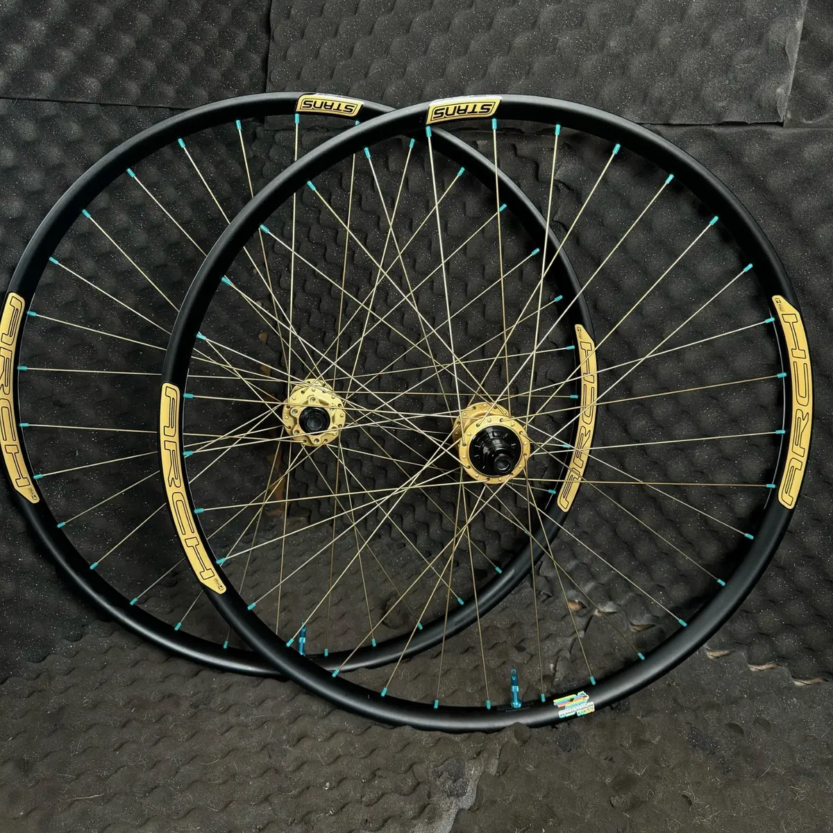 Fox Podium Gold I9 Hydra's With Arch Mk4 Trial Rims 1